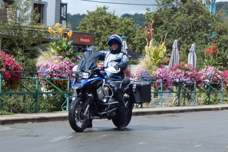 Motorrijbewijspoint Amsterdam examengarantie AVB en AVD